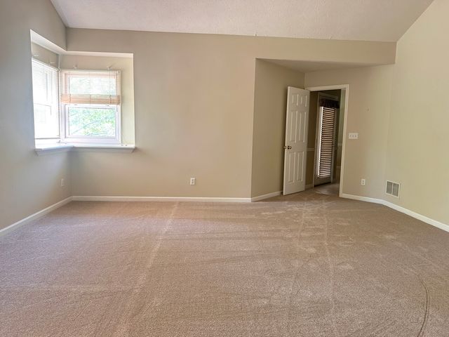 15 Lake Indian Hills Circle, Carbondale, IL 62901