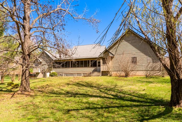 15 Lake Indian Hills Circle, Carbondale, IL 62901