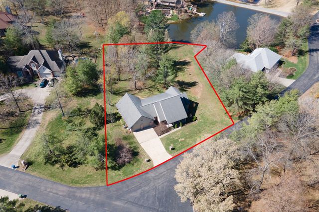 15 Lake Indian Hills Circle, Carbondale, IL 62901