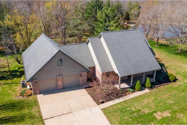 15 Lake Indian Hills Circle, Carbondale, IL 62901
