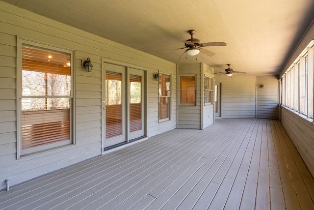 15 Lake Indian Hills Circle, Carbondale, IL 62901