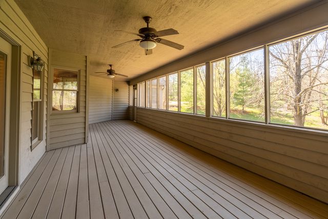 15 Lake Indian Hills Circle, Carbondale, IL 62901