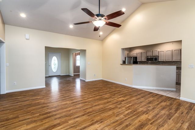 15 Lake Indian Hills Circle, Carbondale, IL 62901