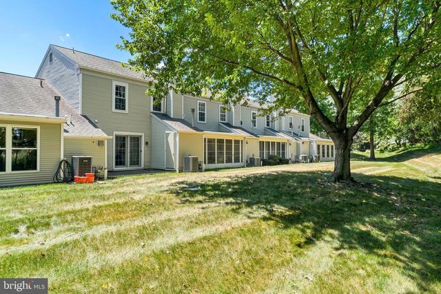 1819 WEXFORD RD, Palmyra, PA 17078