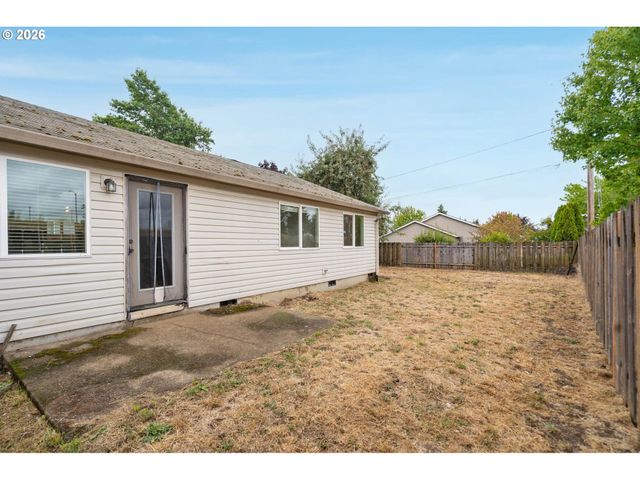 9339 Se MADISON St, Portland, OR 97216