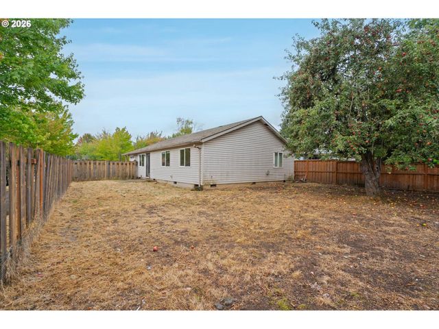 9339 Se MADISON St, Portland, OR 97216
