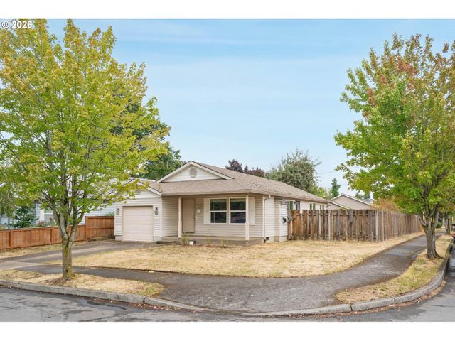 9339 Se MADISON St, Portland, OR 97216