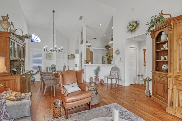 402 Muirfield Court 402d, Jupiter, FL 33458