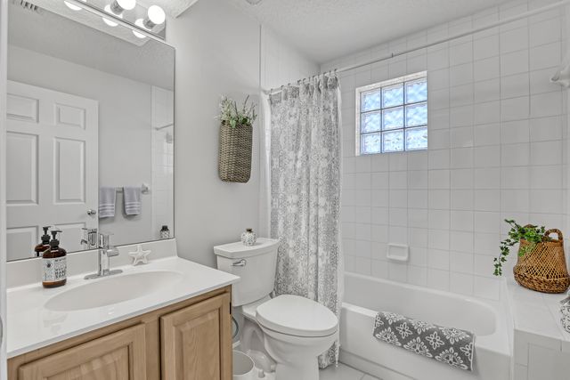 402 Muirfield Court 402d, Jupiter, FL 33458