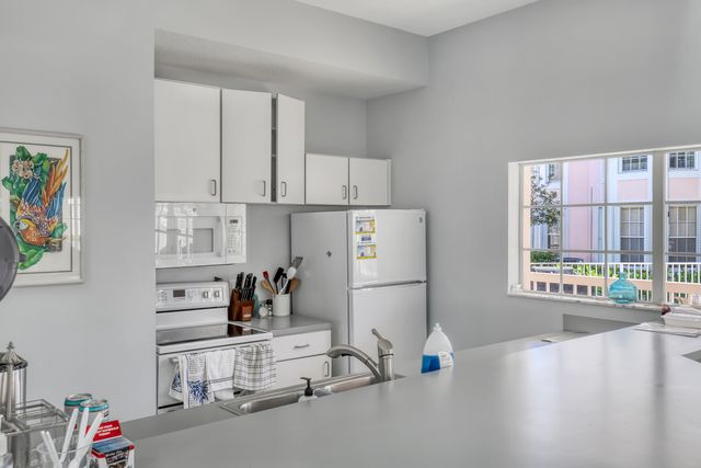 402 Muirfield Court 402d, Jupiter, FL 33458