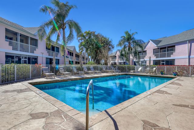 402 Muirfield Court 402d, Jupiter, FL 33458