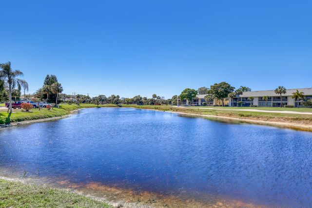 402 Muirfield Court 402d, Jupiter, FL 33458