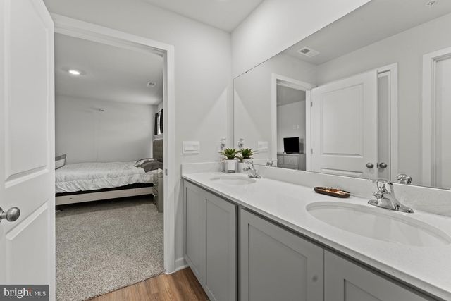 140 WOOD WALK AVE, La Plata, MD 20646