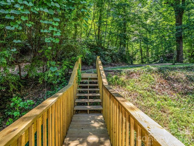 102 Little House Road, Tryon, NC 28782