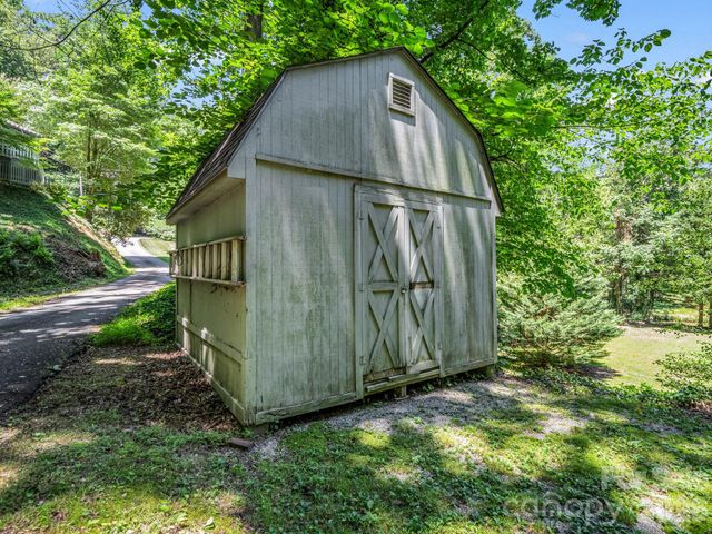 102 Little House Road, Tryon, NC 28782