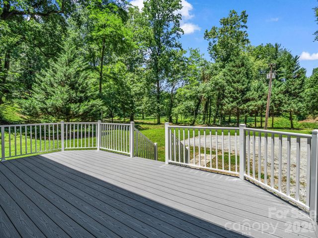 102 Little House Road, Tryon, NC 28782
