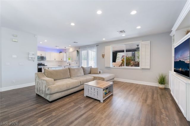 9762 Valmeyer Avenue, Las Vegas, NV 89148