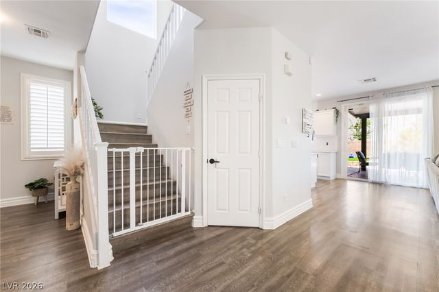 9762 Valmeyer Avenue, Las Vegas, NV 89148