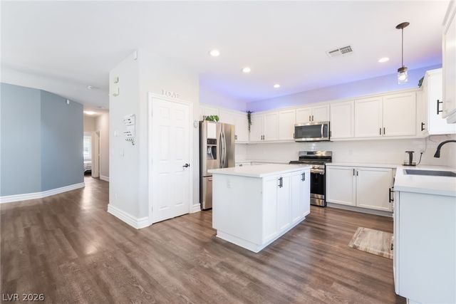 9762 Valmeyer Avenue, Las Vegas, NV 89148