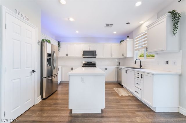 9762 Valmeyer Avenue, Las Vegas, NV 89148