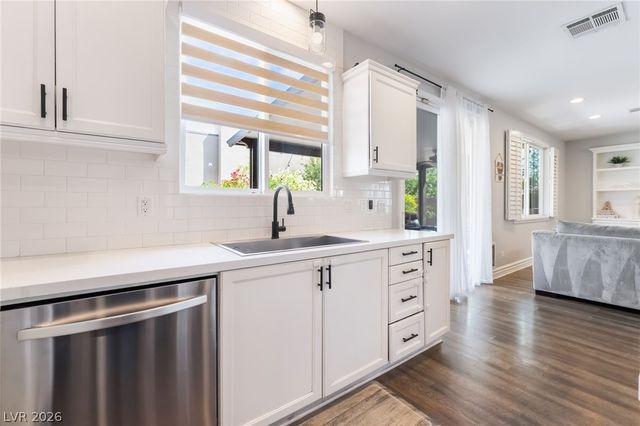 9762 Valmeyer Avenue, Las Vegas, NV 89148