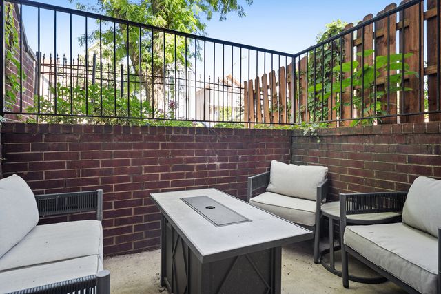 1712 N Albany Avenue 1, Chicago, IL 60647