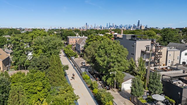 1712 N Albany Avenue 1, Chicago, IL 60647
