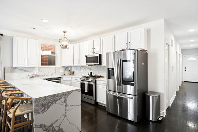 1712 N Albany Avenue 1, Chicago, IL 60647