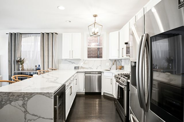 1712 N Albany Avenue 1, Chicago, IL 60647