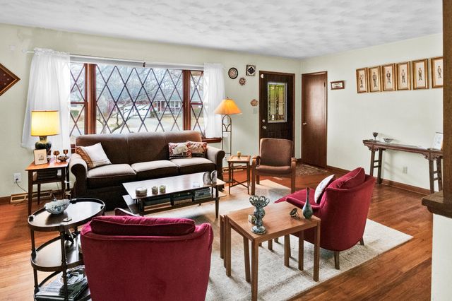 2323 S Hampton Avenue, Springfield, MO 65807