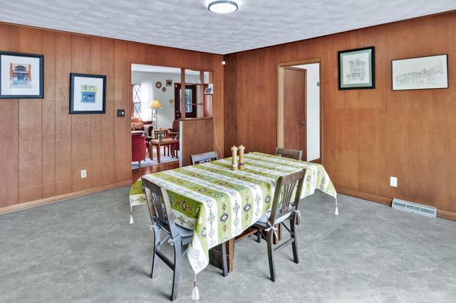 2323 S Hampton Avenue, Springfield, MO 65807