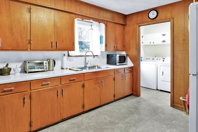 2323 S Hampton Avenue, Springfield, MO 65807