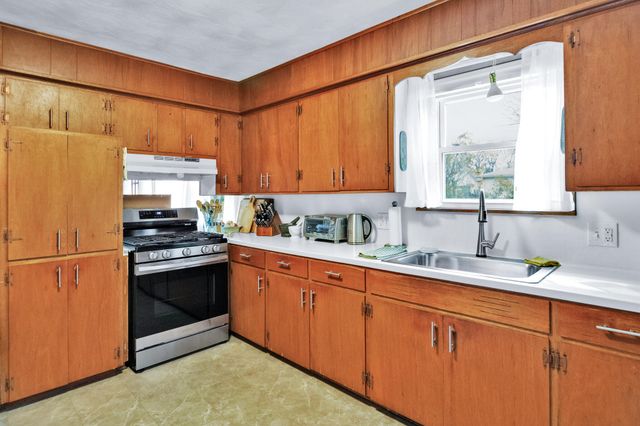 2323 S Hampton Avenue, Springfield, MO 65807