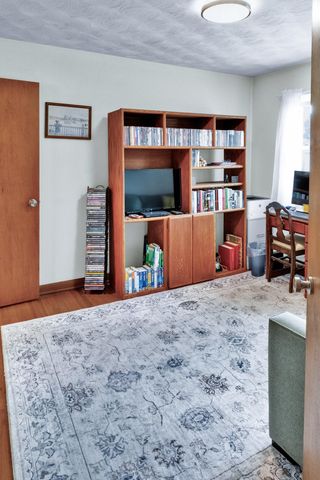 2323 S Hampton Avenue, Springfield, MO 65807