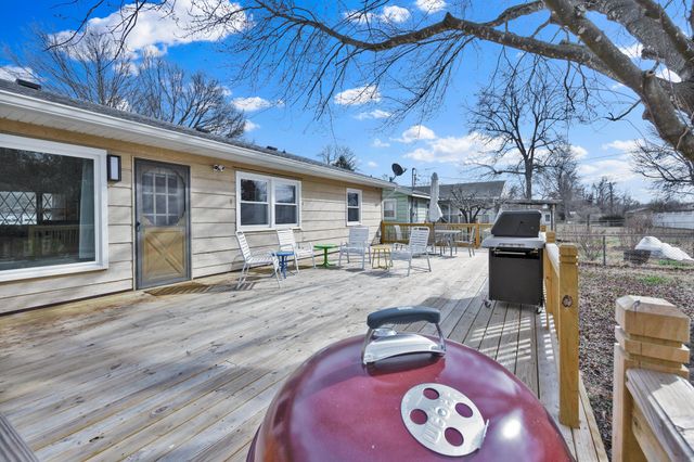 2323 S Hampton Avenue, Springfield, MO 65807