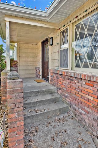 2323 S Hampton Avenue, Springfield, MO 65807