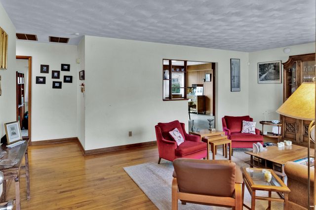 2323 S Hampton Avenue, Springfield, MO 65807