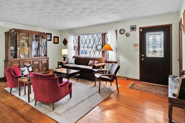 2323 S Hampton Avenue, Springfield, MO 65807