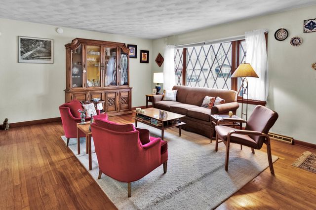 2323 S Hampton Avenue, Springfield, MO 65807