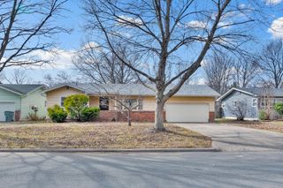 2323 S Hampton Avenue, Springfield, MO 65807