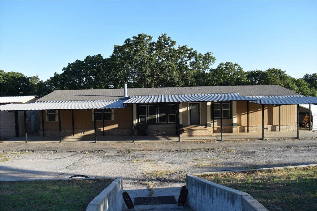 1341 Hildreth Pool Road, Bowie, TX 76230