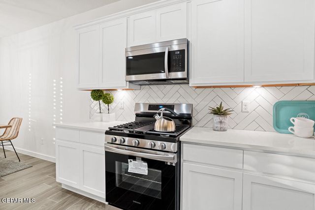 609 Curleaf Court, Horizon City, TX 79928