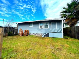 5523 Avenue O 1/2 South, Galveston, TX 77551