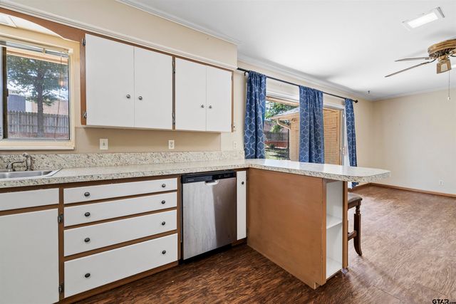 2820 Dinah, Tyler, TX 75701