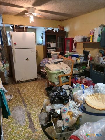 2518 Thompson Street, Victoria, TX 77901