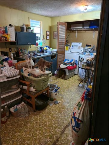 2518 Thompson Street, Victoria, TX 77901