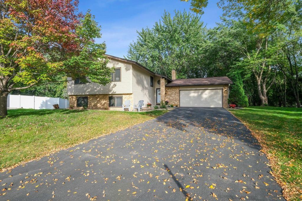 12405 Cockspur Court, Eden Prairie, MN 55347