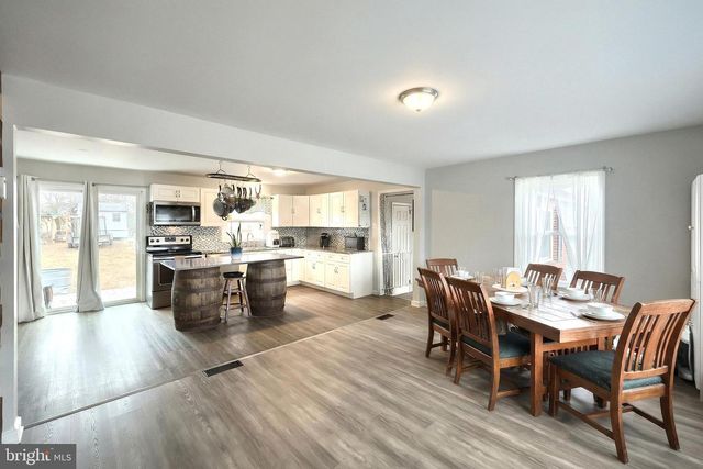 2202 WINDSOR RD, Windsor, PA 17366