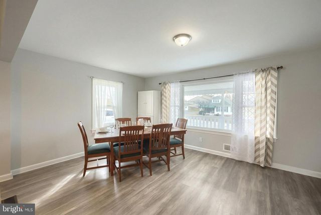 2202 WINDSOR RD, Windsor, PA 17366