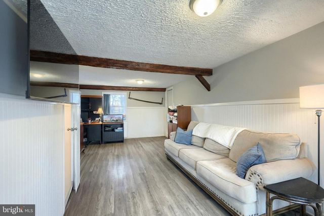 2202 WINDSOR RD, Windsor, PA 17366